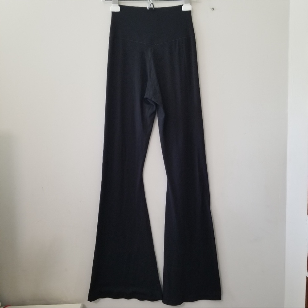 Aerie Offline Real Me High Waisted
Crossover Super Flare Leggings Pants
Size M - Picture 3 of 11